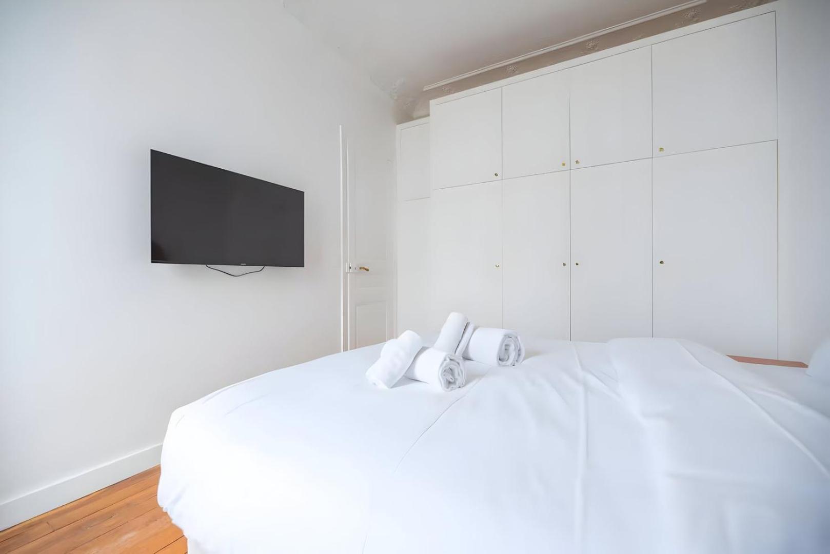 Tbs 325 - Superb With Eiffel Tower View Apartment Paris